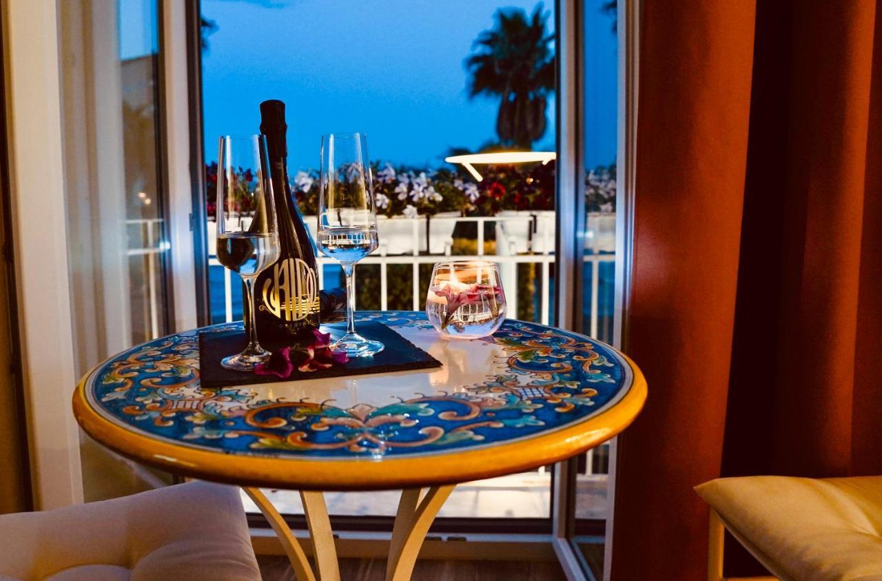 קרוטונה Aquamar Bed And Breakfast מראה חיצוני תמונה